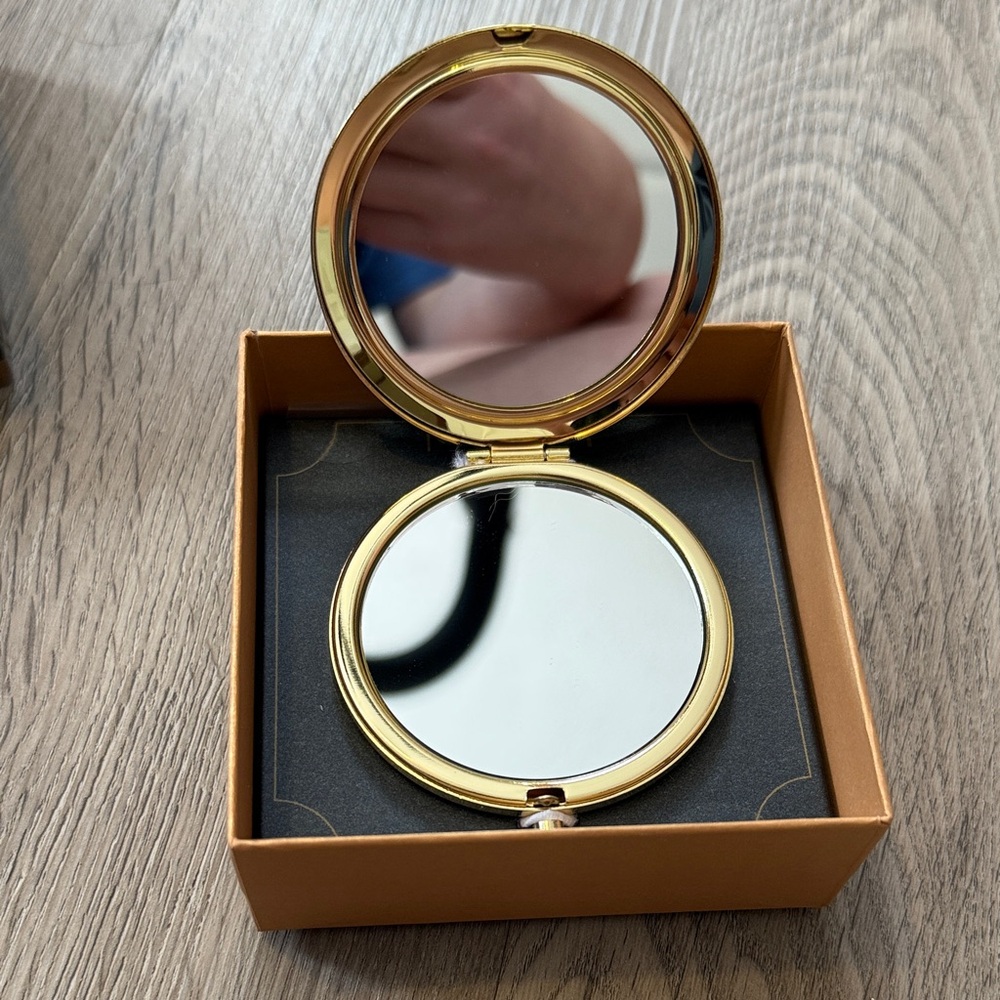 Monet Compact - Picture 3 of 4